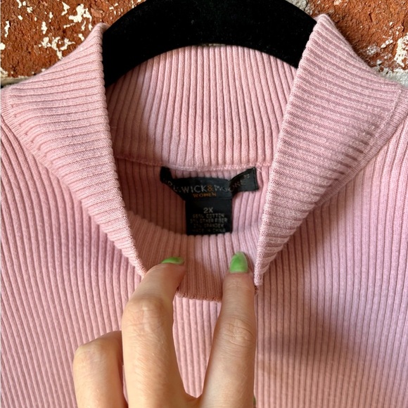 Preswick & Moore pink mock neck - Picture 6 of 6